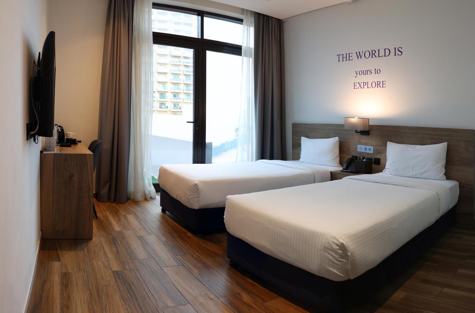 Kingsgate Al Jaddaf Hotel By Millennium Дубай Екстериор снимка