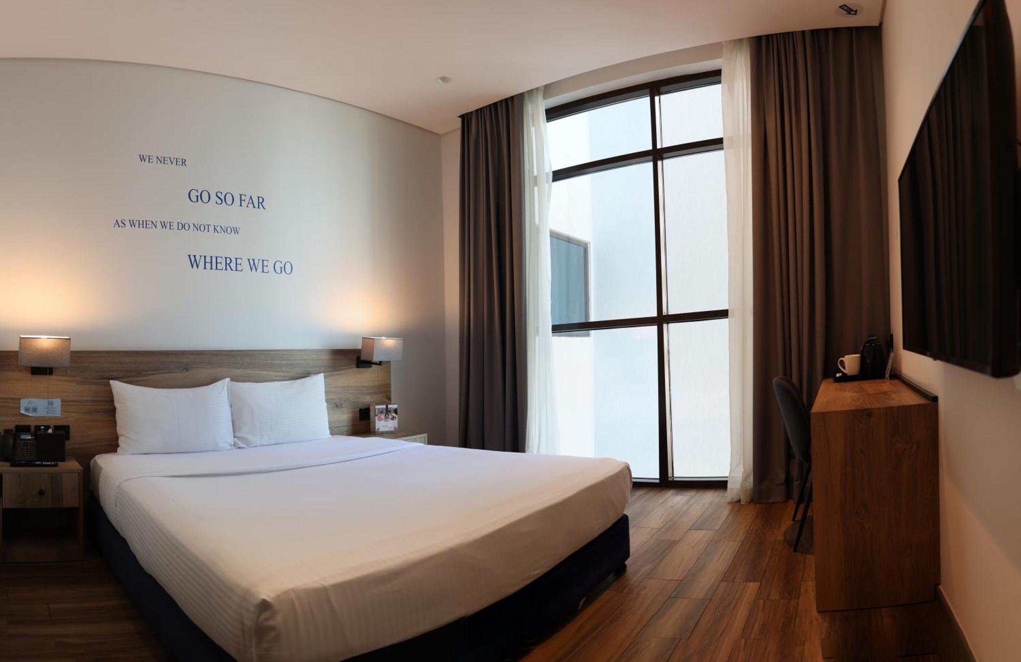 Kingsgate Al Jaddaf Hotel By Millennium Дубай Екстериор снимка