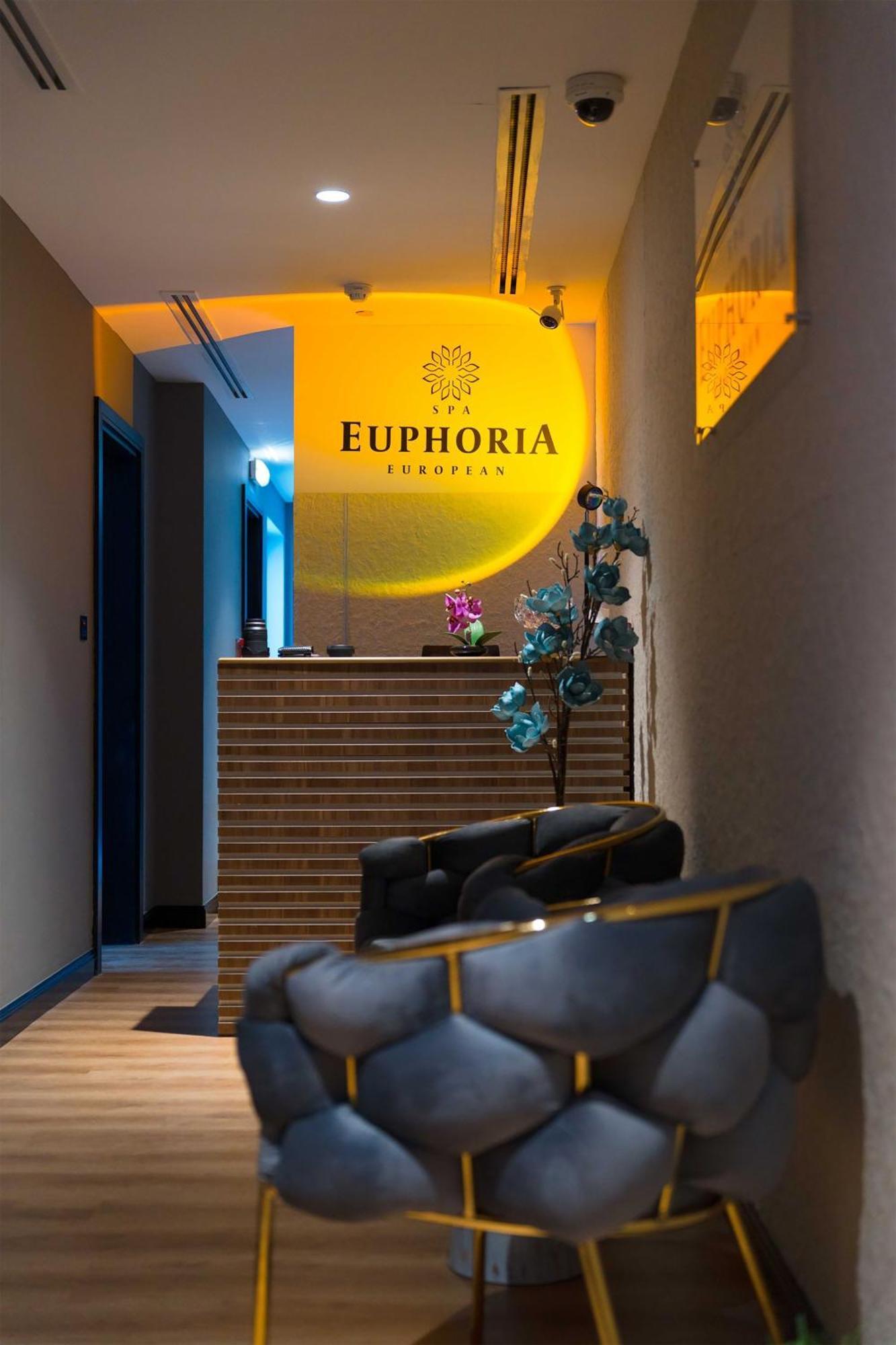 Kingsgate Al Jaddaf Hotel By Millennium Дубай Екстериор снимка